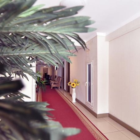 Sun Rise Hotel Tbilisi ภายนอก รูปภาพ