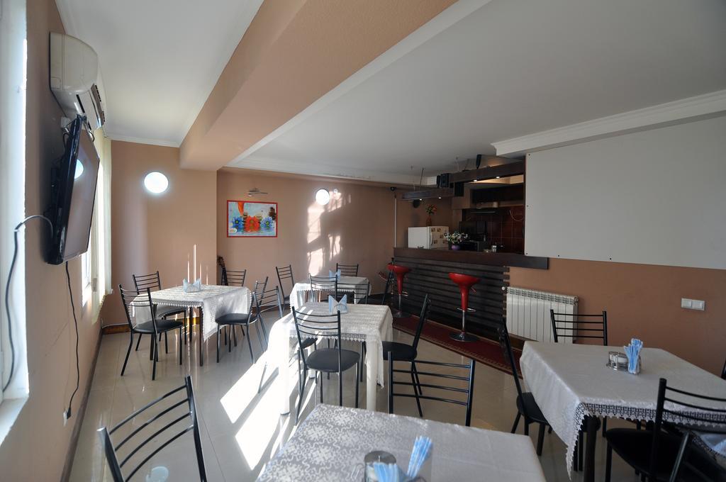 Sun Rise Hotel Tbilisi ภายนอก รูปภาพ